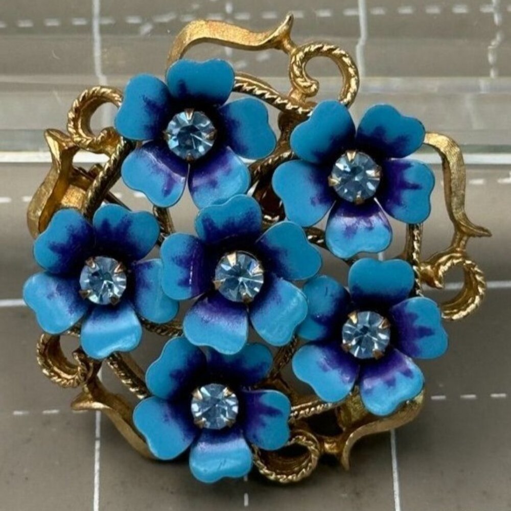 Vintage Avon Gold Tone Enamel Blue Flower Brooch Pin With Rhinestones